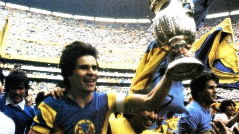 Alfredo Tena levantó el trofeo de campeón en la Final contra Chivas