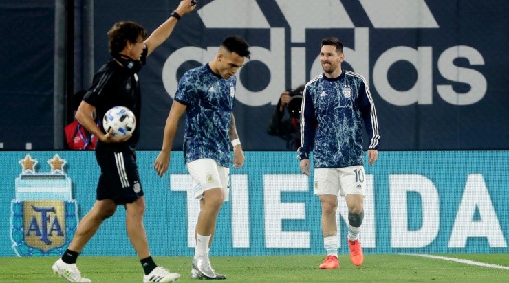 Lautaro y Leo: los argentinos que más faltas recibieron en las Eliminatorias. Foto: Getty