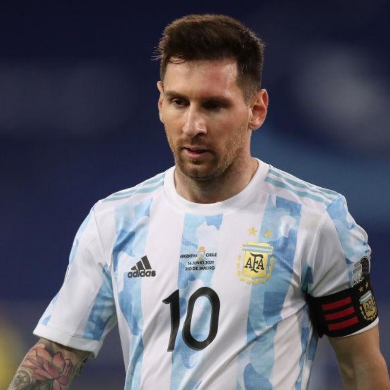 Messi critica Nilton Santos, irrita torcida do Botafogo e Nação se diverte na Web