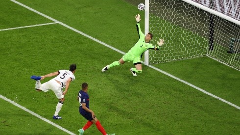 França sai na frente após gol contra da Alemanha. (Foto: Getty Images)