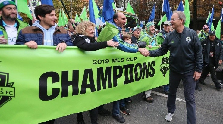 Brian Schmetzer with the Sounders fans. (Getty)