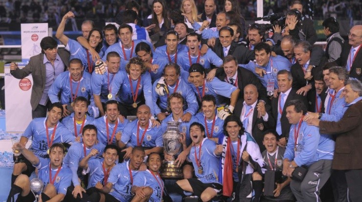 Uruguay were crowned in Copa America 2011 after beating Paraguay 3-0 in the grand final (es.fifa.com).