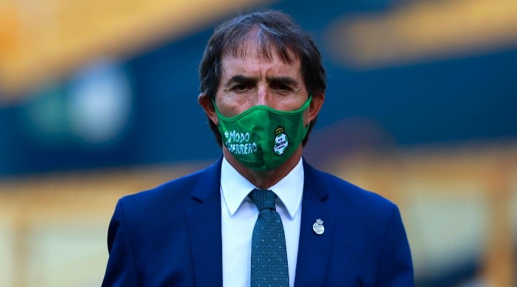 Guillermo Almada, DT de Santos Laguna