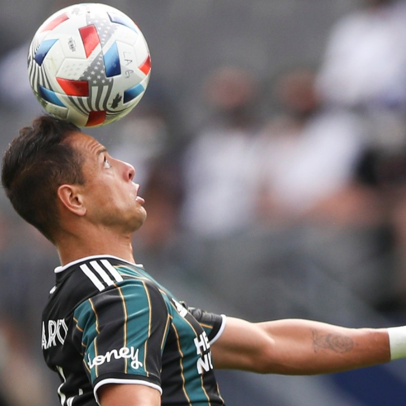 ¿Chicharito volando a la Copa Oro?: la foto que revolucionó Instagram