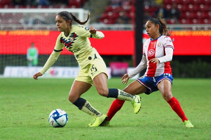 Jana Gutiérrez ignora a fanáticos del América. JAM Media