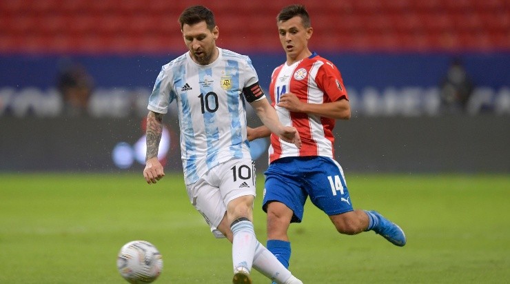 Messi, em campo pela seleção argentina (Foto: Getty Images)