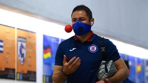 Pablo Aguilar se quedará en Cruz Azul.