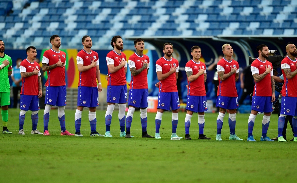 Чили кубок америки. Футбольная форма Чили. Парагвай Чили. Copa America 1995. Чили ГАЗ.