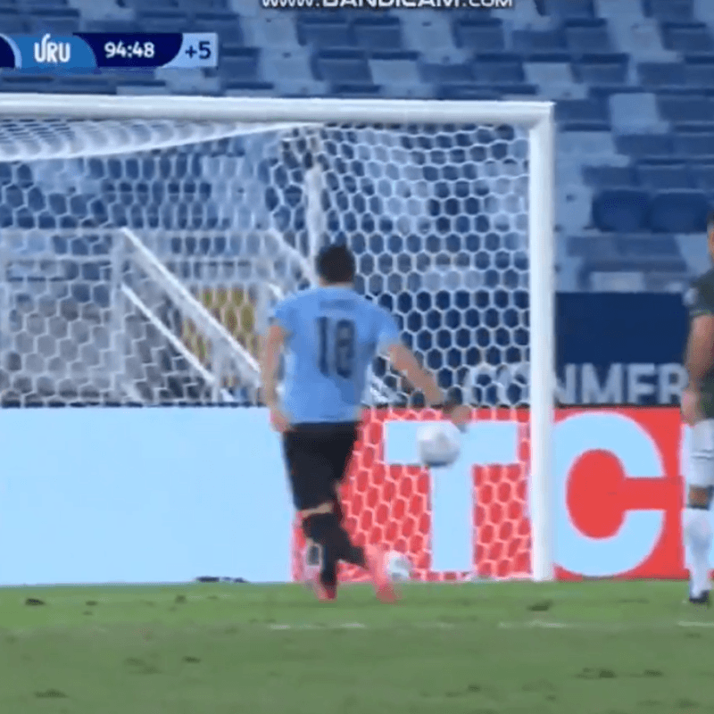 Video: Maxi Gómez es la burla de las redes por el peor errado de la Copa América