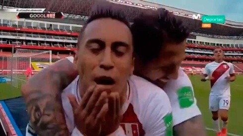 Christian Cueva metió gol en Quito con pase de Lapadula.