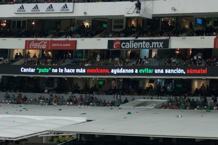 Campaña contra el grito en el estadio Azteca.