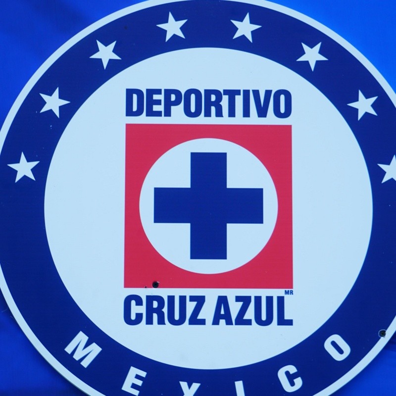 Cruz Azul modificó su escudo en honor a la comunidad LGBT