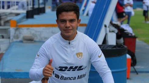 Amaury García en un entrenamiento con Pumas
