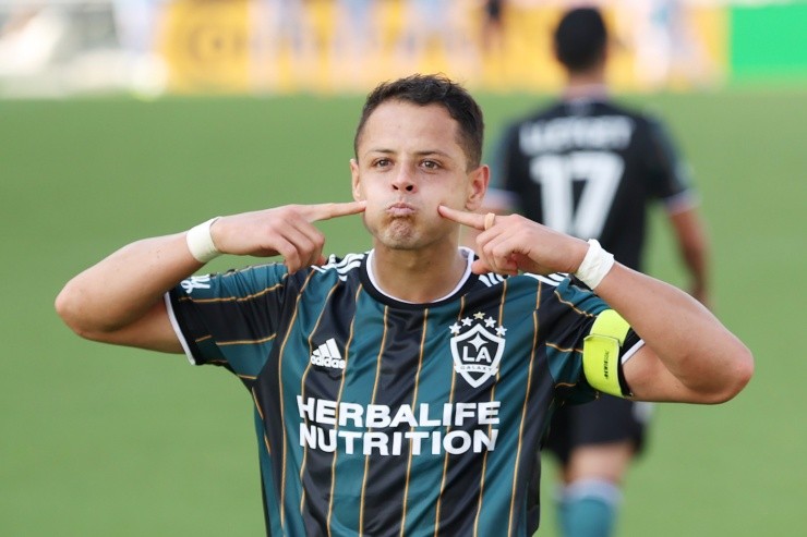 Chicharito y Martino no se cruzaron en Los Ángeles. Getty.