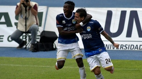 Magallanes venció a Audax Italiano por la ida de la segunda fase de Copa Chile.