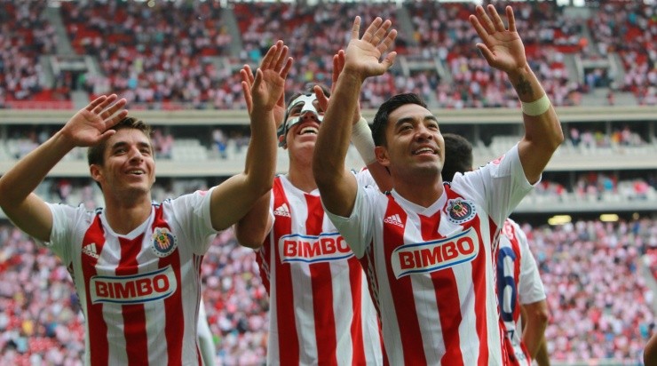 Marco Fabián celebra un gol ante León por el Clausura 2015. (JAM Media)
