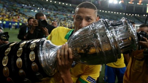 Richarlison with the Copa America trophy in 2019. (Getty)