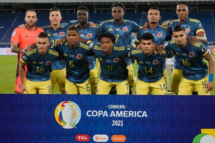 Colombianos antes da partida com o Uruguai. (Foto: Getty Images)