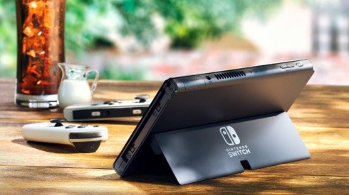 O Nintendo Switch OLED Model tem um display maior, mais memória e suporte para conexão à internet via cabo