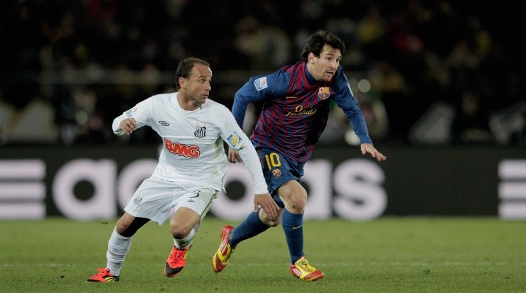 Messi in action during Barcelona’s 4-0 win over Santos in the 2011 Club World Cup final. (Getty)