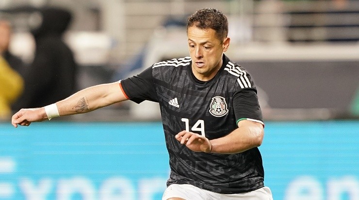 Chicharito in one of his last appearances with Mexico. (Getty)