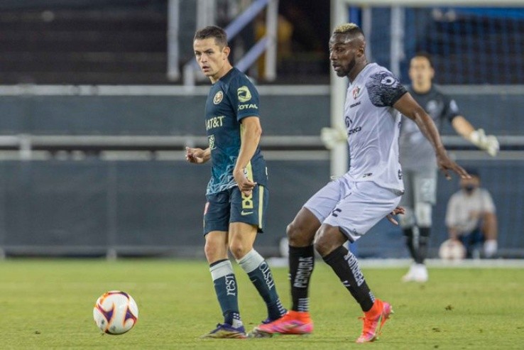 Álvaro Fidalgo con el 8.