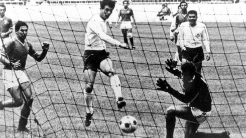 El 1-0 de Kunishige Kamamoto de Japón a México en el partido por el tercer lugar olímpico de 1968.