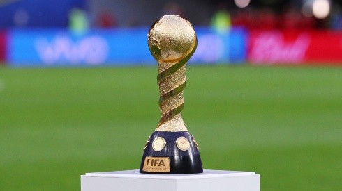 El trofeo de la Copa Confederaciones.