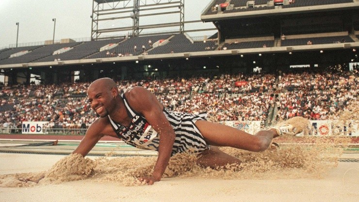 Quién fue el atleta con el salto más largo en la historia del atletismo (foto: Getty).