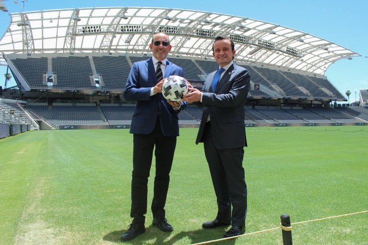 Don Garber y Mikel Arriola