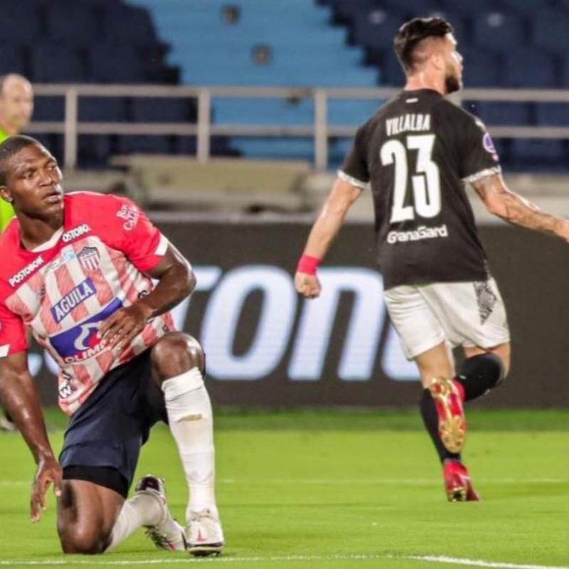 En un partido de colegio, Junior perdió 3-4 contra Libertad en la Sudamericana