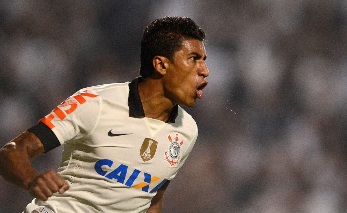 Paulinho pode voltar ao Corinthians na próxima temporada