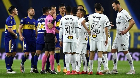 Se calentó más la serie: el Presidente de Mineiro criticó a Boca y defendió el arbitraje