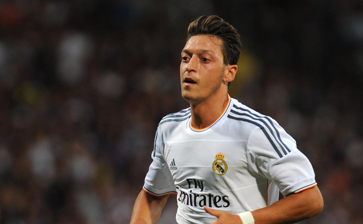 O QUE ACONTECEU COM O MEIA MESUT OZIL? #shorts 