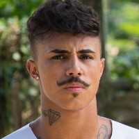 MC Livinho agora é o novo reforço do São Caetano; essa é a terceira vez que o cantor tenta a carreira de jogador profissional