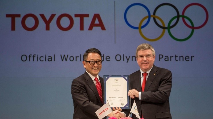 Akio Toyoda y Thomas Bach (Foto: Getty)