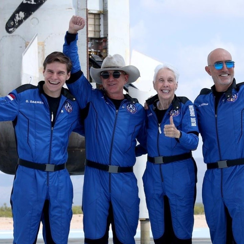 Turismo espacial: Jeff Bezos  viajó al espacio con Blue Origin
