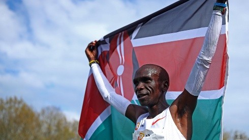 Eliud Kipchoge tiene el récord mundial en maratón.