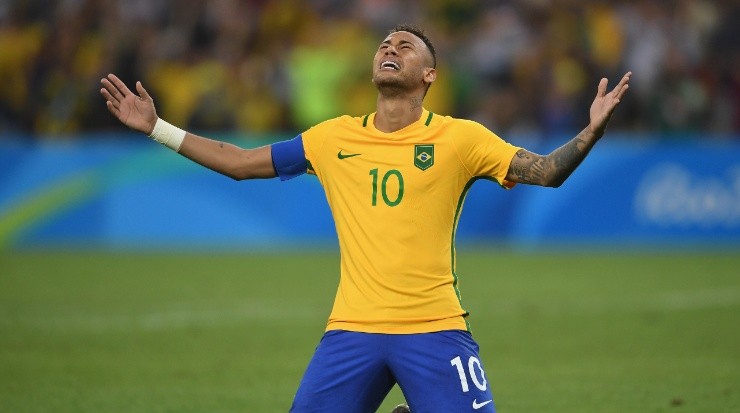 An unforgettable moment in his career: Neymar seals Brazil&#039;s first gold medal at Rio 2016. (Getty)