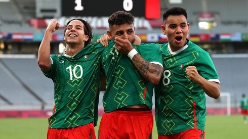 Alexis Vega firmó el primer gol para México ante Francia en Tokio 2020.