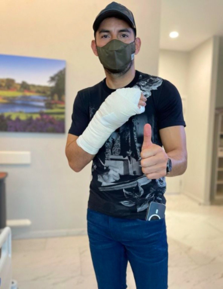 Jesús Corona al salir del hospital (Foto: Instagram jjesuscorona01)