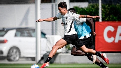 Dybala en entrenamiento con Juventus.