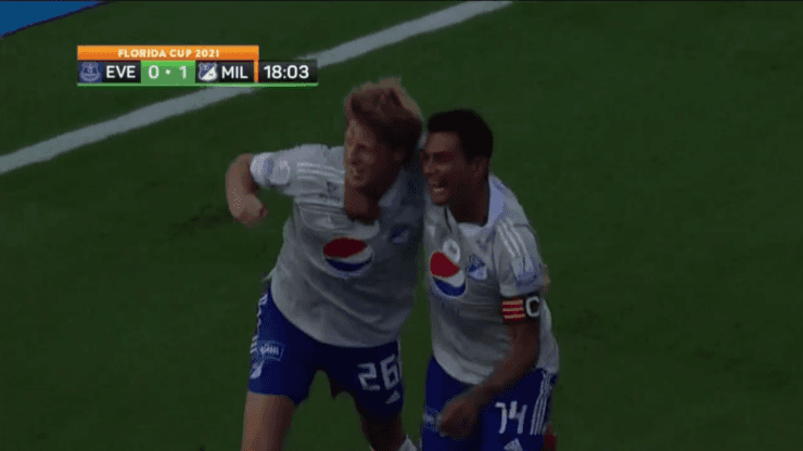 Video para la locura azul: Llinás marca el primero de Millonarios contra Everton