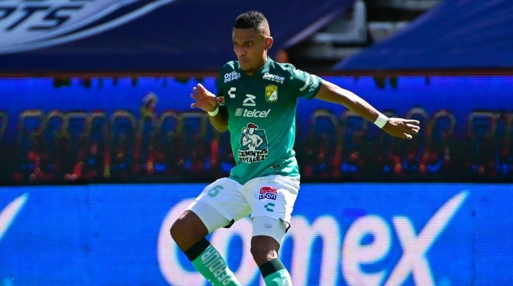 Tesillo falló en el estreno ante los Tuzos. (Imago 7))