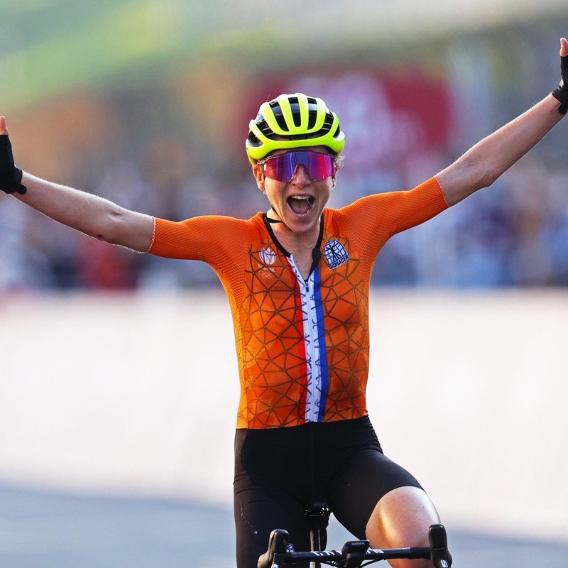 Revancha en Tokio 2020: Van Vleuten consiguió la medalla de oro en ciclismo de ruta