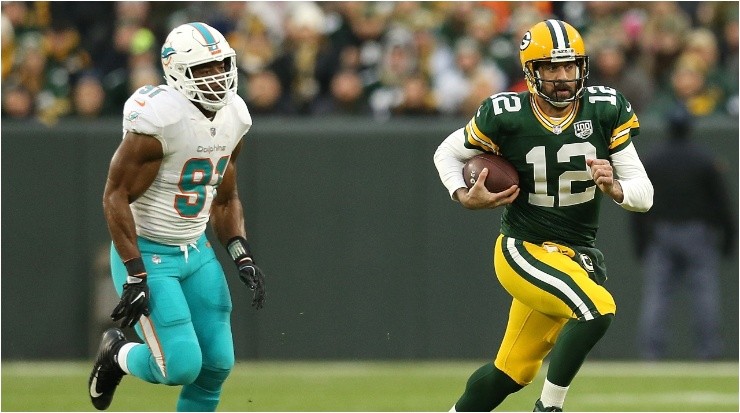 Aaron Rodgers vs. the Dolphins. (Getty)