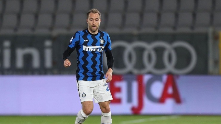 Christian Eriksen durante un encuentro con Inter de Milan.