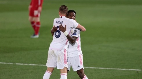 Toni Kroos y Vinicius Jr con Real Madrid