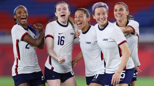 The USA celebrate following their victory. (Getty)