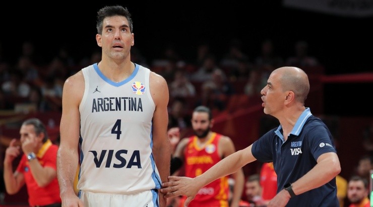 Luis Scola junto con Sergio Hernández (Getty Images)